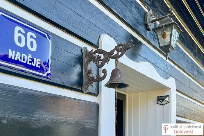 Prodej rodinného domu, Cvikov, 210 m2