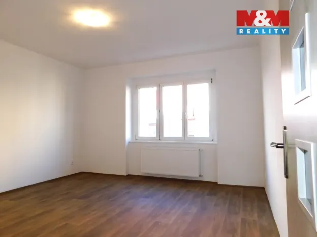 Pronájem bytu 3+1, Cheb, Valdštejnova, 86 m2