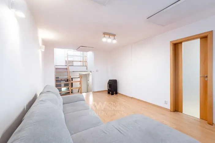 Pronájem bytu 2+kk, Praha - Žižkov, Viklefova, 56 m2