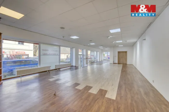 Prodej obchodního prostoru, Praha - Uhříněves, Přátelství, 280 m2