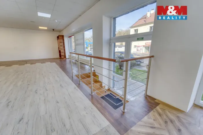Prodej obchodního prostoru, Praha - Uhříněves, Přátelství, 280 m2