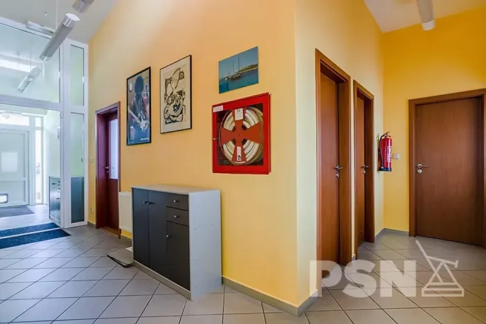 Pronájem kanceláře, Praha - Hloubětín, Nademlejnská, 29 m2