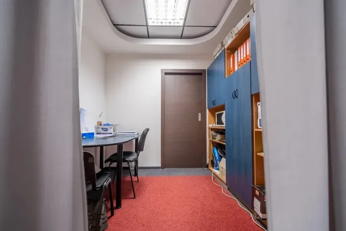 Pronájem obchodního prostoru, Hradec Králové, Gočárova třída, 79 m2