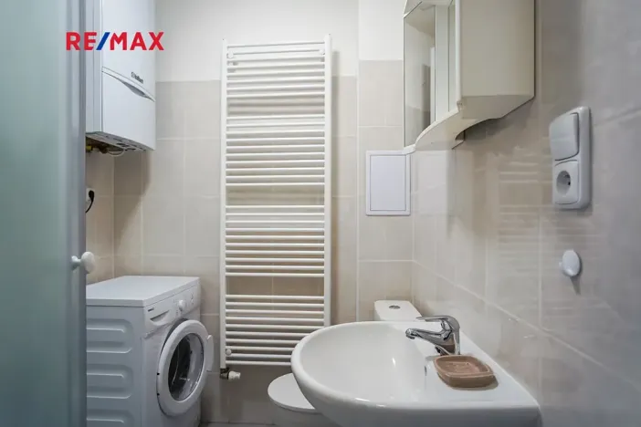 Pronájem bytu 1+1, Praha - Vinohrady, Velehradská, 40 m2