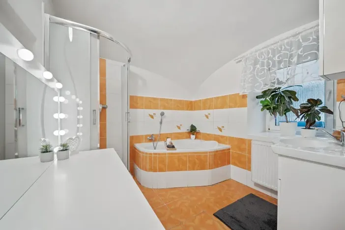 Prodej rodinného domu, Uhersko, 173 m2