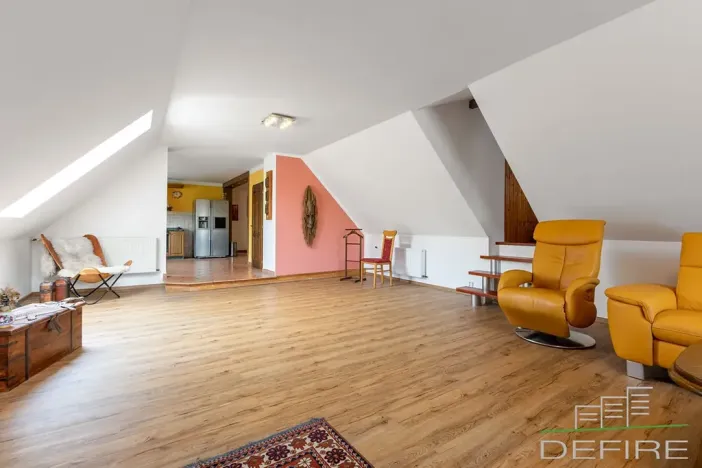 Prodej vícegeneračního domu, Praha - Újezd nad Lesy, Starokolínská, 510 m2