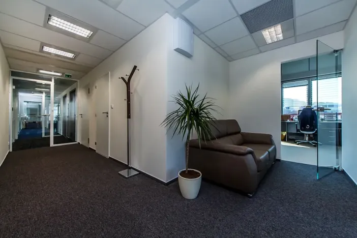 Pronájem kanceláře, Praha - Smíchov, Nádražní, 998 m2