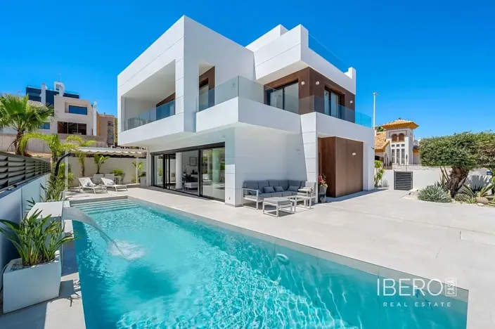 Prodej rodinného domu, Guardamar del Segura, Španělsko, 194 m2