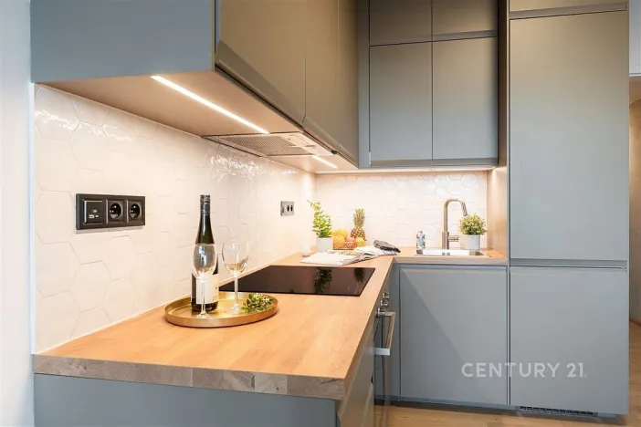 Pronájem bytu 1+kk, Praha, Kolbenova, 33 m2