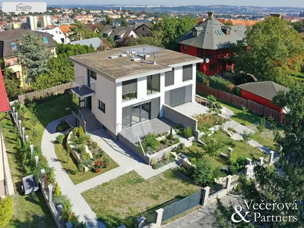 Pronájem rodinného domu, Praha - Břevnov, Oddělená, 250 m2