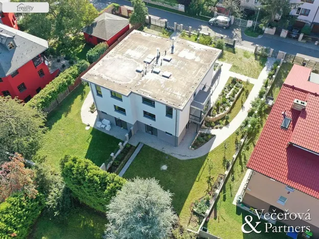 Pronájem rodinného domu, Praha - Břevnov, Oddělená, 250 m2