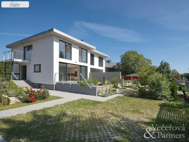 Pronájem rodinného domu, Praha - Břevnov, Oddělená, 250 m2