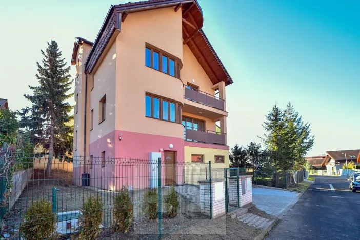 Pronájem bytu 2+kk, Praha - Hostavice, Jakubovská, 39 m2