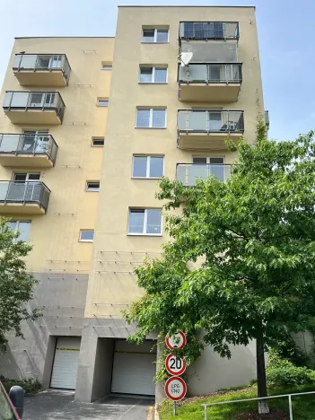 Prodej garážového stání, Praha - Hostivař, 12 m2