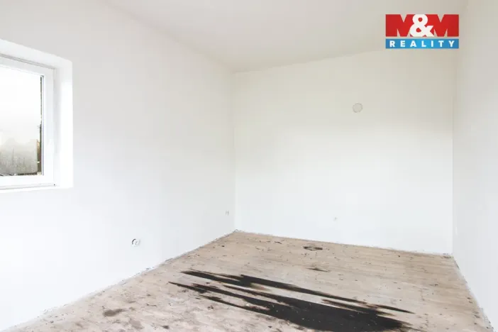 Prodej bytu 2+1, Újezd pod Troskami, 65 m2