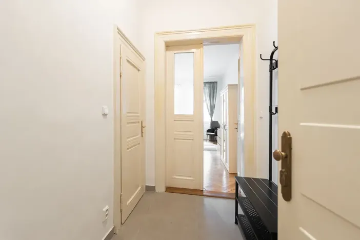 Pronájem bytu 1+kk, Praha - Nové Město, Lípová, 33 m2