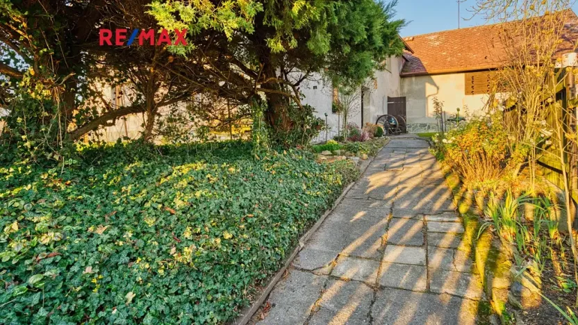 Prodej rodinného domu, Provodín, 290 m2