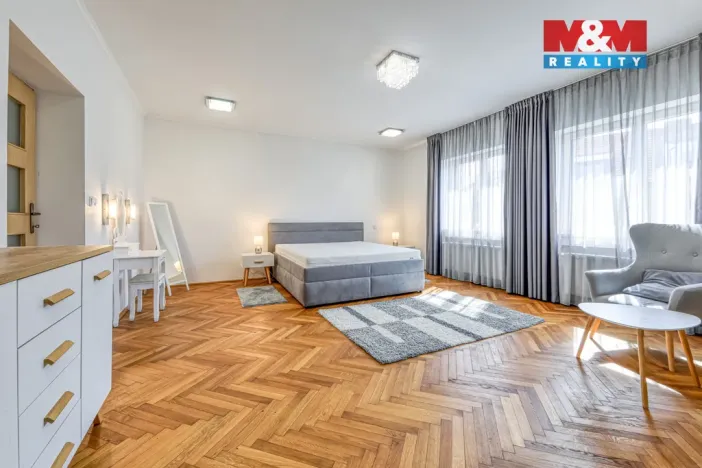 Pronájem bytu 3+1, Plzeň - Jižní Předměstí, Erbenova, 140 m2