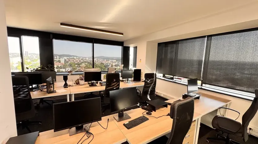 Pronájem kanceláře, Brno, Šumavská, 483 m2
