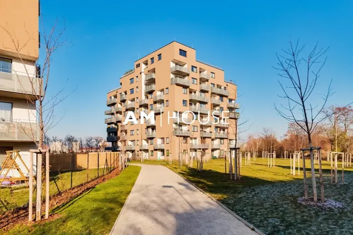 Pronájem bytu 2+kk, Praha - Strašnice, Zvěřinova, 61 m2