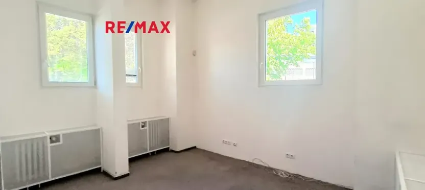 Pronájem kanceláře, Praha - Kobylisy, Horňátecká, 14 m2