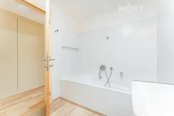 Pronájem bytu 3+kk, Praha - Vysočany, Podnádražní, 100 m2