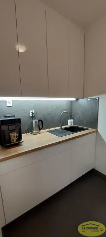 Pronájem kanceláře, Kroměříž, Švabinského nábřeží, 17 m2