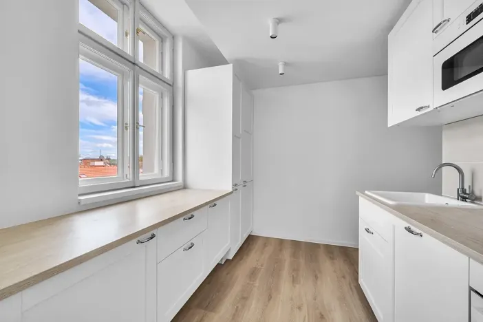 Pronájem bytu 2+1, Praha - Smíchov, Grafická, 64 m2