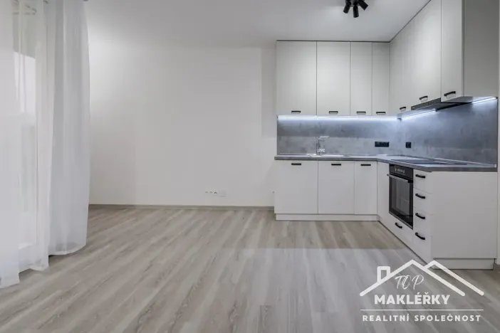 Pronájem bytu 1+kk, Uhlířské Janovice, Hrnčířská, 30 m2