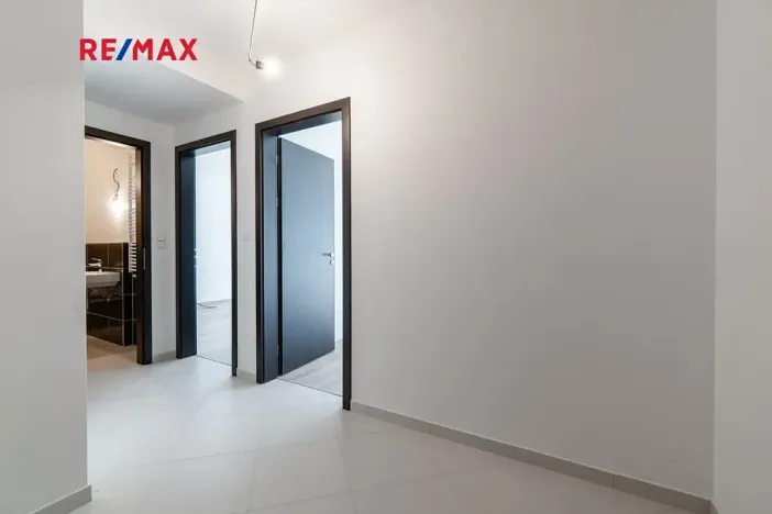 Prodej bytu 2+kk, Praha - Prosek, Čakovická, 43 m2