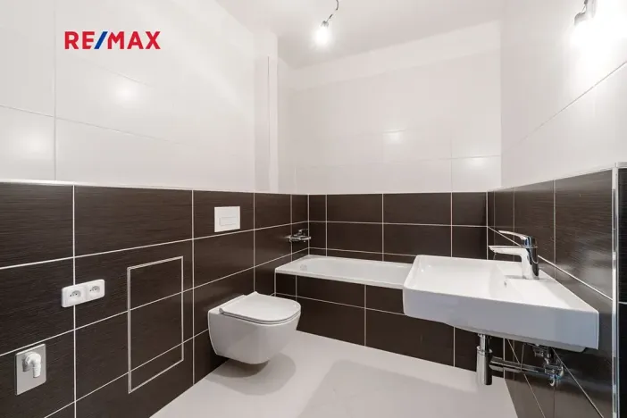 Prodej bytu 2+kk, Praha - Prosek, Čakovická, 43 m2