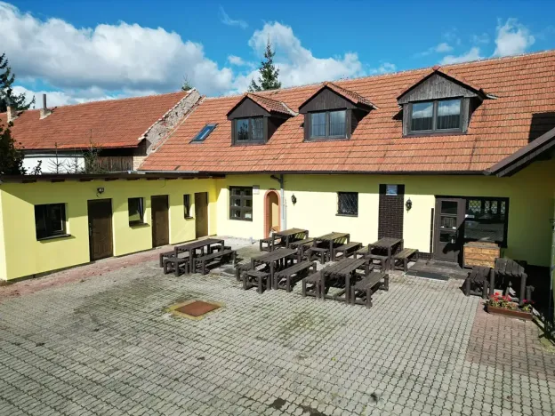 Prodej obchodního prostoru, Břežany I, 590 m2