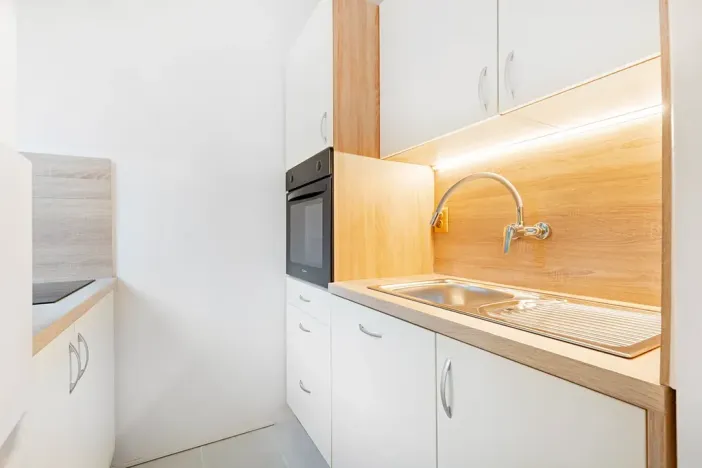 Pronájem bytu 1+1, Brno, náměstí SNP, 27 m2