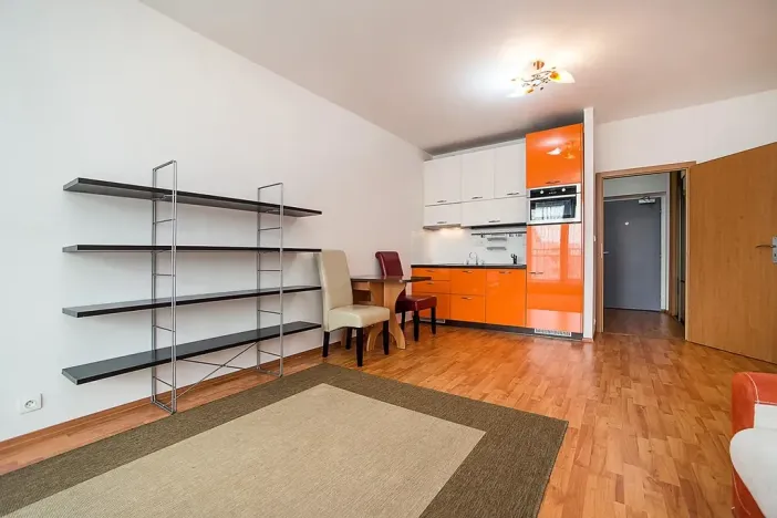 Pronájem bytu 1+kk, Praha - Záběhlice, Na Slatince, 30 m2
