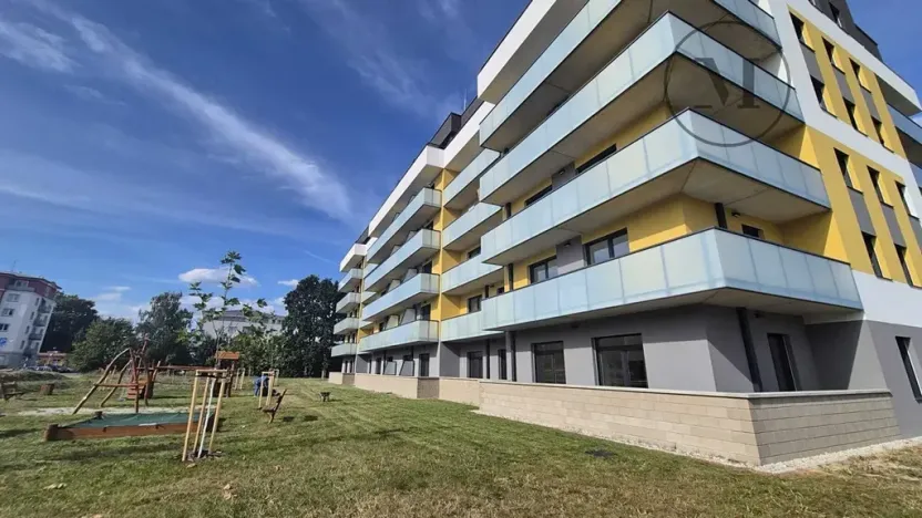 Pronájem bytu 3+kk, České Budějovice, Branišovská, 84 m2