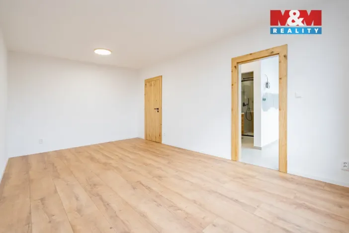 Prodej bytu 2+1, Český Krumlov - Plešivec, Sídliště Plešivec, 57 m2