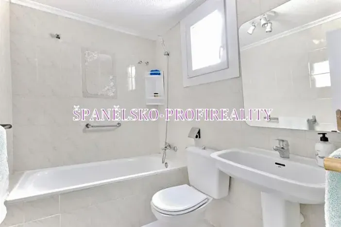 Prodej bytu 3+1, Torrevieja, Španělsko, 100 m2