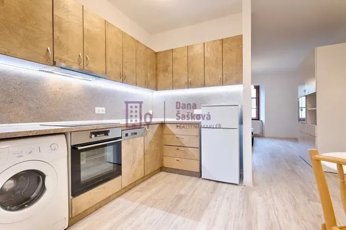 Pronájem bytu 1+kk, Jindřichův Hradec, Kostelní, 36 m2