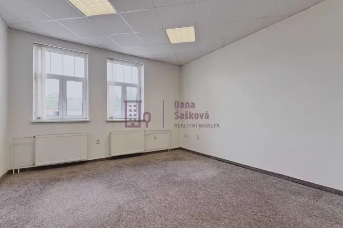 Pronájem kanceláře, Jindřichův Hradec, Karlov, 28 m2