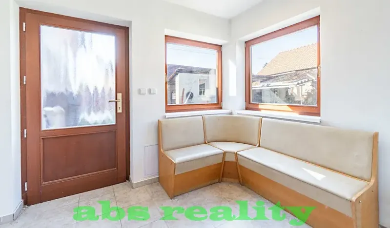 Prodej rodinného domu, Kostomlátky, 230 m2