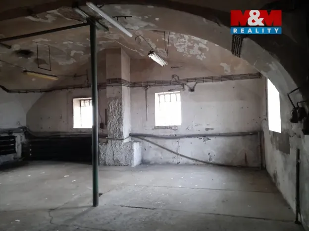 Pronájem zemědělského objektu, Lešná, 379 m2