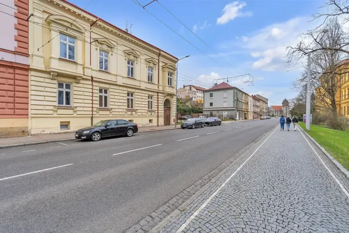 Prodej bytu 2+1, Hradec Králové, Komenského, 98 m2