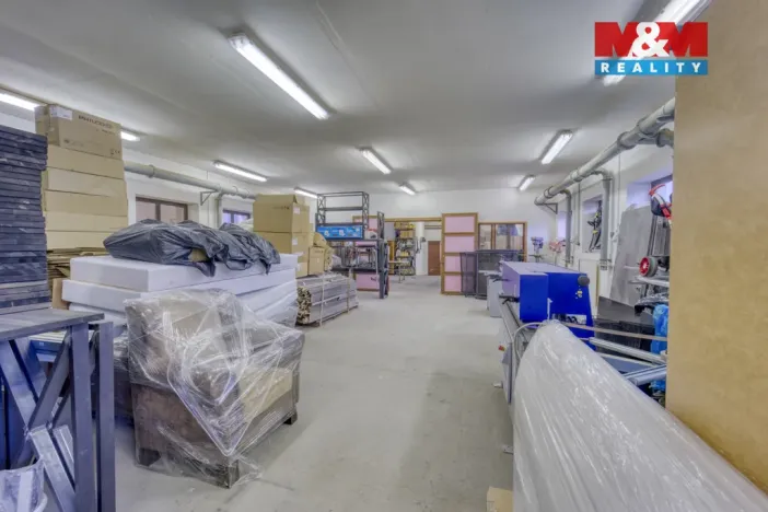 Prodej obchodního prostoru, Stružná, 216 m2