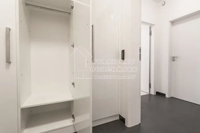 Pronájem bytu 1+kk, Praha - Střížkov, Střížkovská, 27 m2