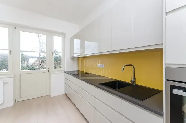 Pronájem bytu 2+1, Praha - Smíchov, Na pláni, 68 m2