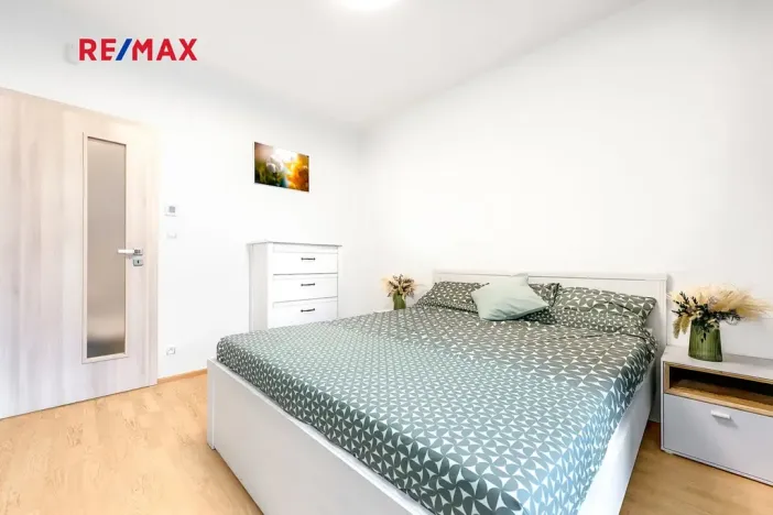 Pronájem bytu 2+kk, Praha - Libeň, Vojenova, 62 m2