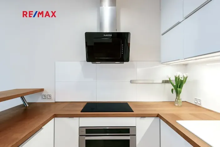 Pronájem bytu 2+kk, Praha - Libeň, Vojenova, 62 m2