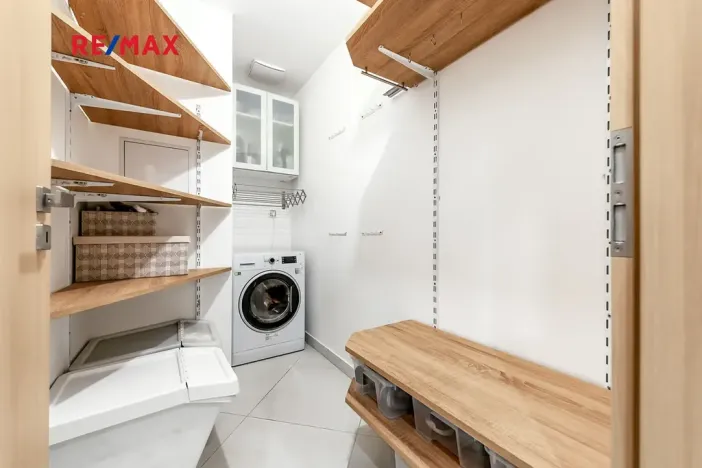 Pronájem bytu 2+kk, Praha - Libeň, Vojenova, 62 m2