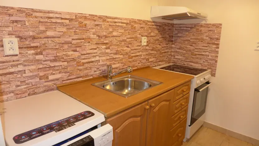 Pronájem bytu 2+kk, Praha - Ruzyně, Ciolkovského, 42 m2