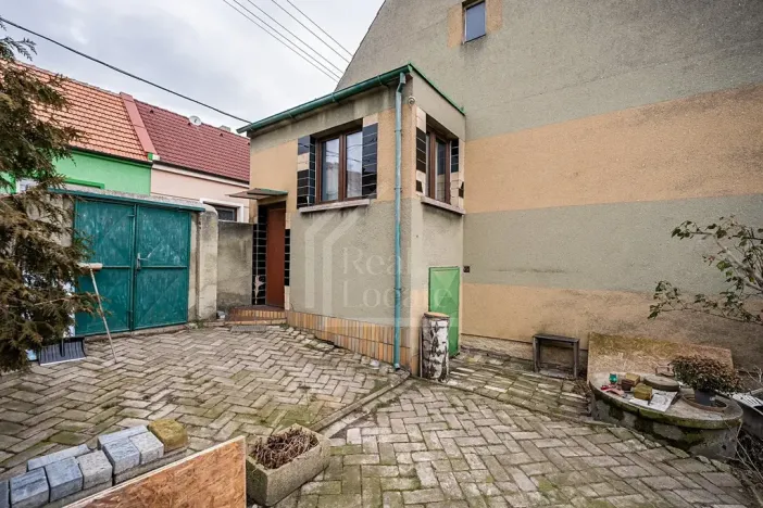 Prodej rodinného domu, Třebusice, 470 m2